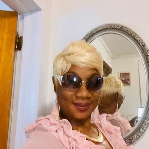 Meet your Posher, Betty